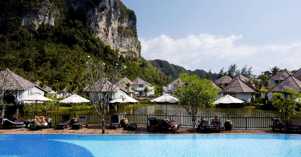 Een foto van het zwembad bij Hotel Peace Laguna Resort