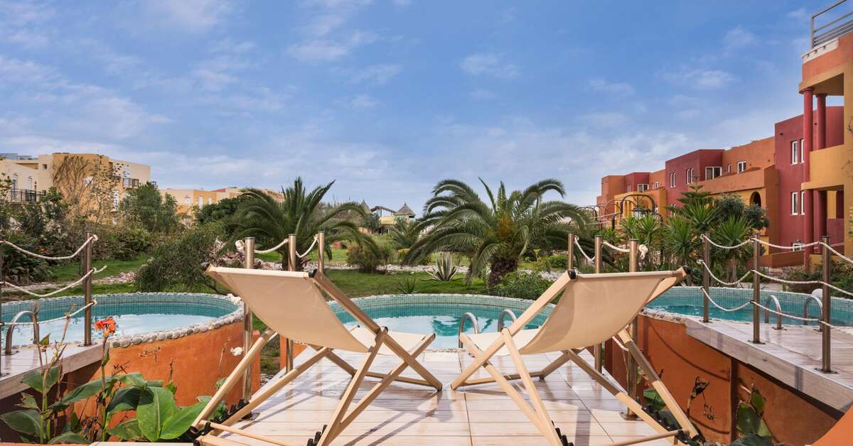 Ein Foto von der Terrasse im Orpheas Resort