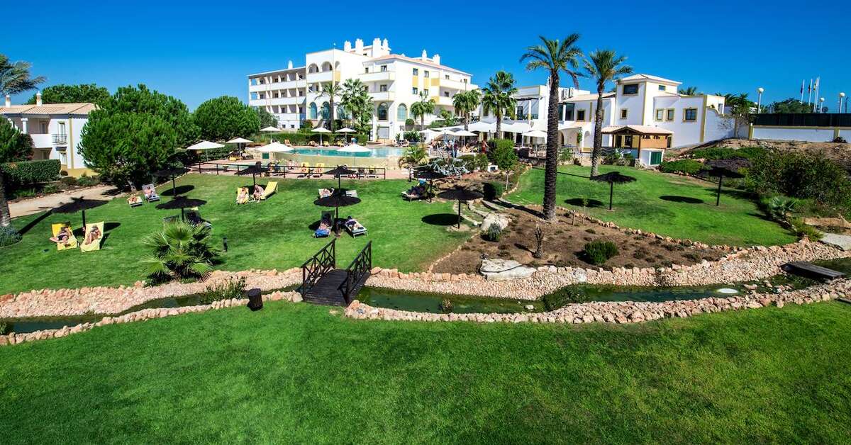 Een foto van de buitenkant van Vale d'el Rei Hotel & Villas
