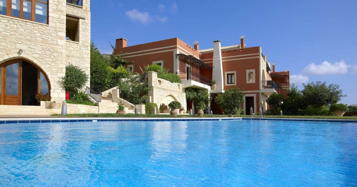 Een foto van het zwembad bij Katalagari Country Suites
