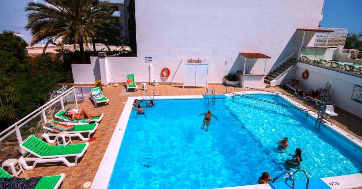 Een foto van het zwembad bij Hotel Amic Miraflores