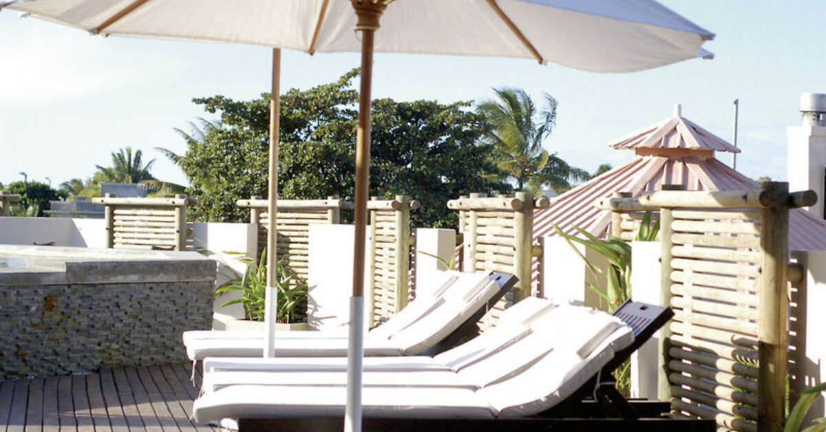 Een foto van het zwembad bij Aanari Hotel & Spa