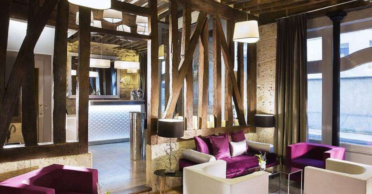 Een foto van het interieur van Hotel Jacques de Molay