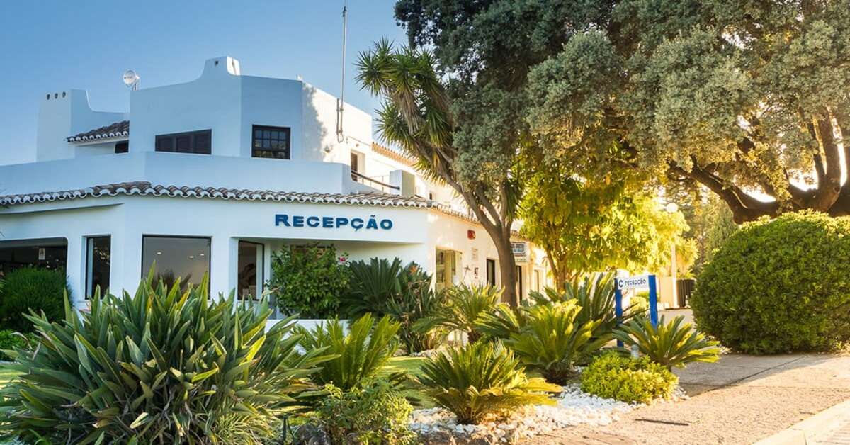 Een foto van de buitenkant van Clube Albufeira Garden Village