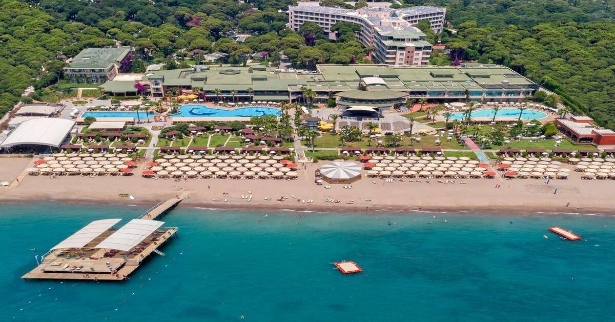 Een foto van het strand bij Pine Beach Belek