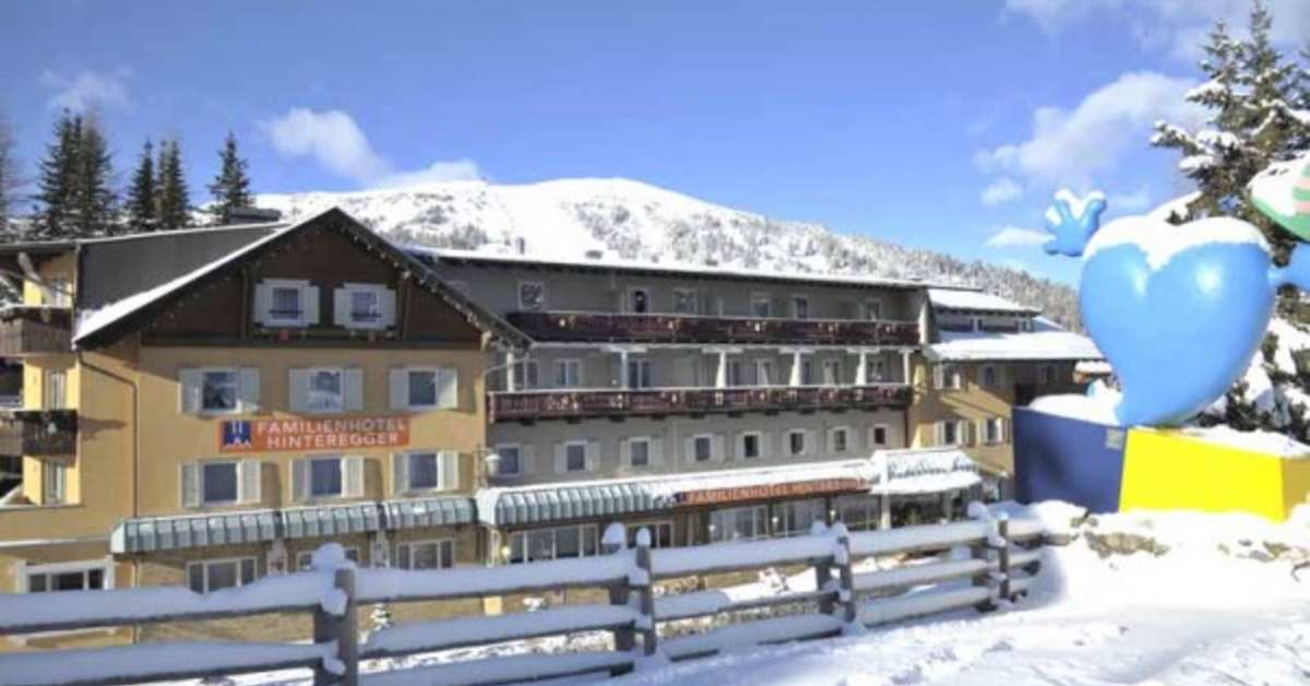 Een foto van de buitenkant van Family Hotel Hinteregger