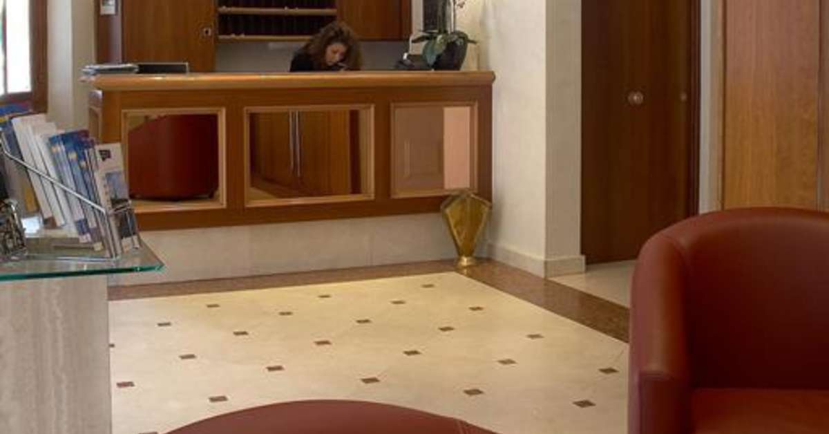 Een foto van het interieur van Hotel Monceau Elysees
