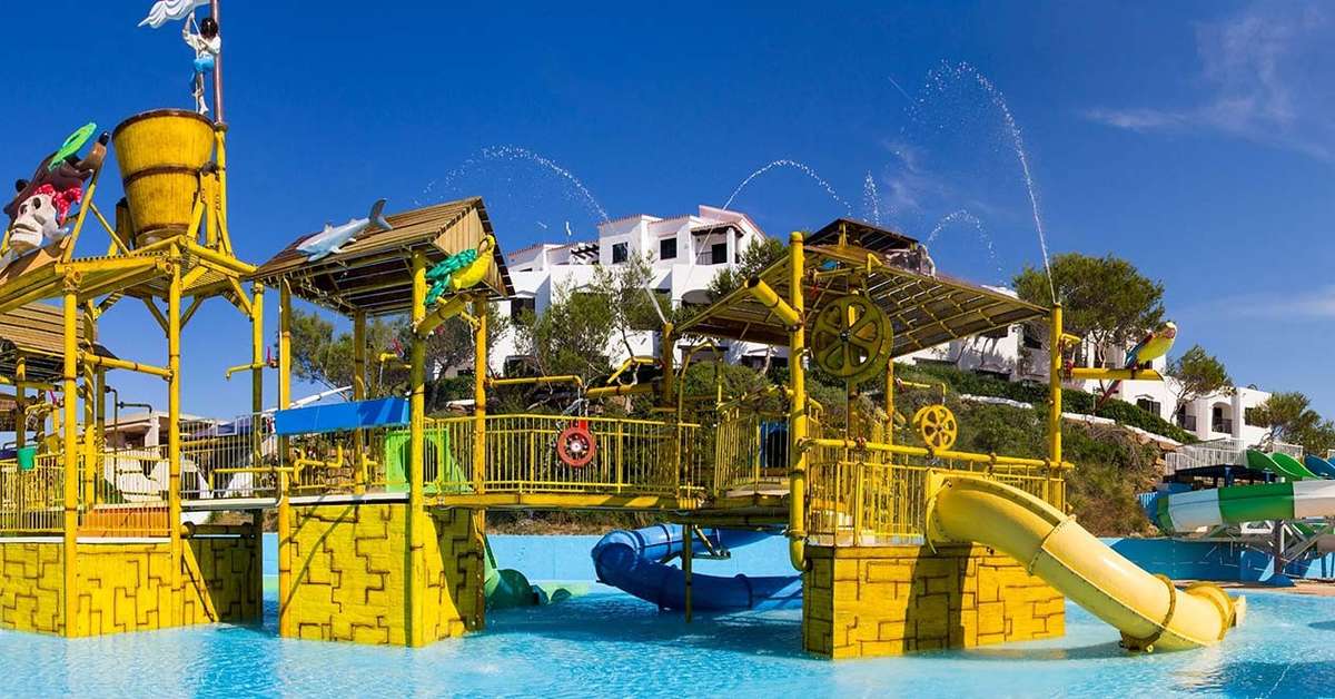 Een foto van het zwembad bij Carema Club Resort