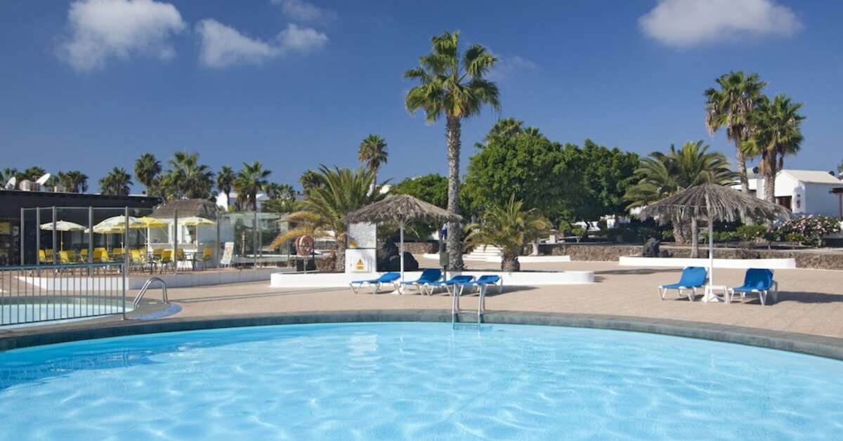 Een foto van het zwembad bij Bungalows Playa Limones