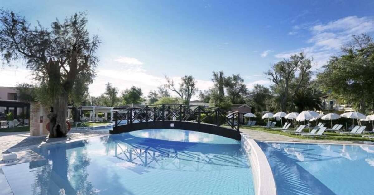Een foto van het zwembad bij Sentido Apollo Palace
