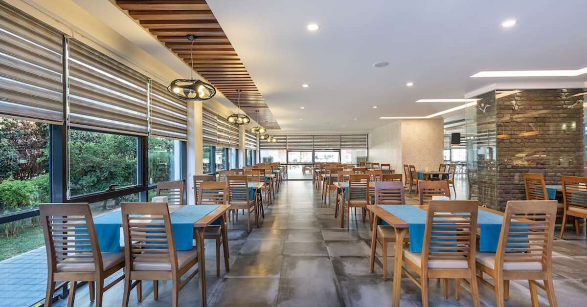 Een foto van de faciliteiten bij White City Beach Hotel