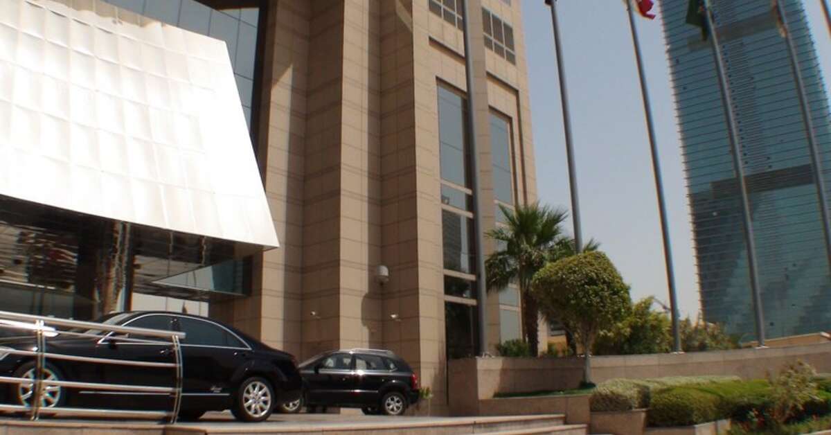 Een foto van de buitenkant van Fairmont Dubai