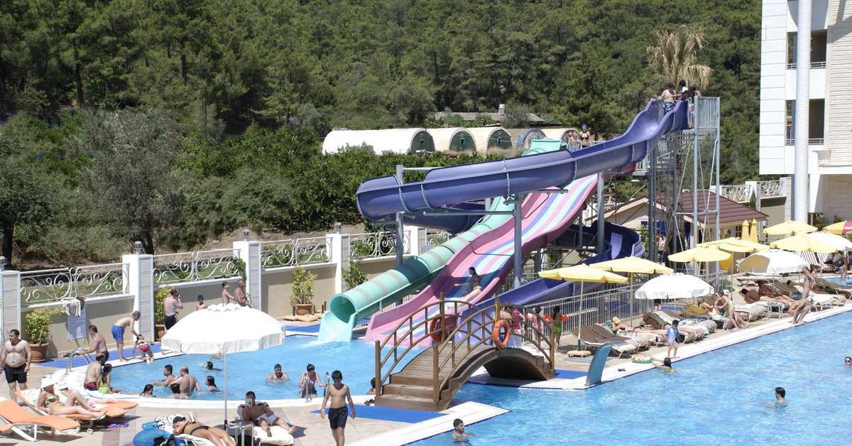 Een foto van het zwembad bij Grand Pasa Hotel