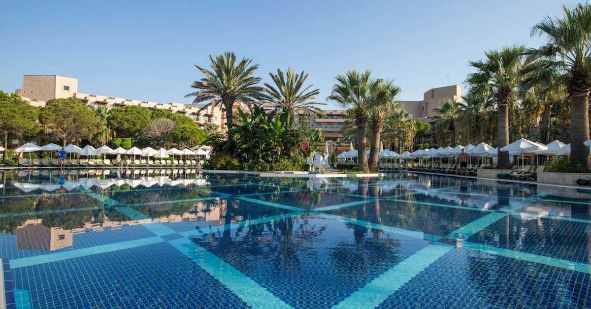 Een foto van het zwembad bij Crystal Tat Beach Pearl Collection