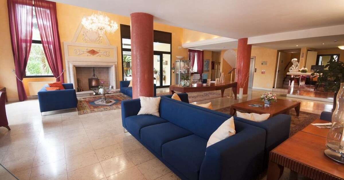 Een foto van het interieur van Hotel Villa Maria