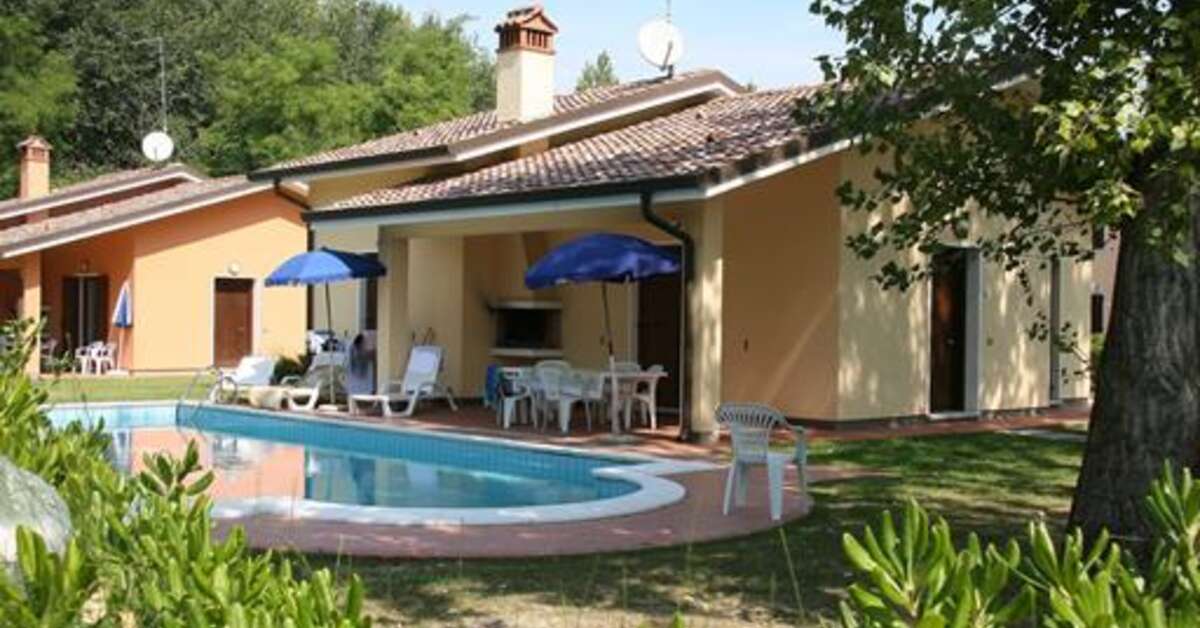 Een foto van het zwembad bij Vakantiepark Albarella