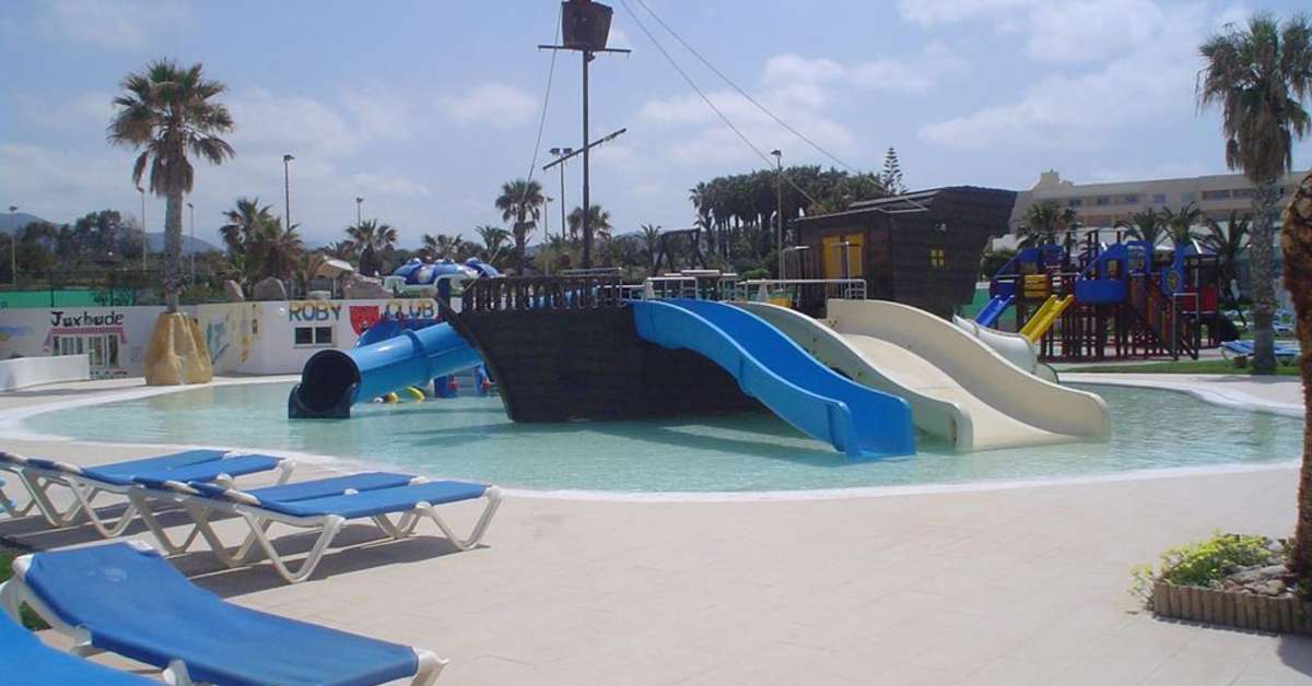 Een foto van het zwembad bij Lyttos Beach