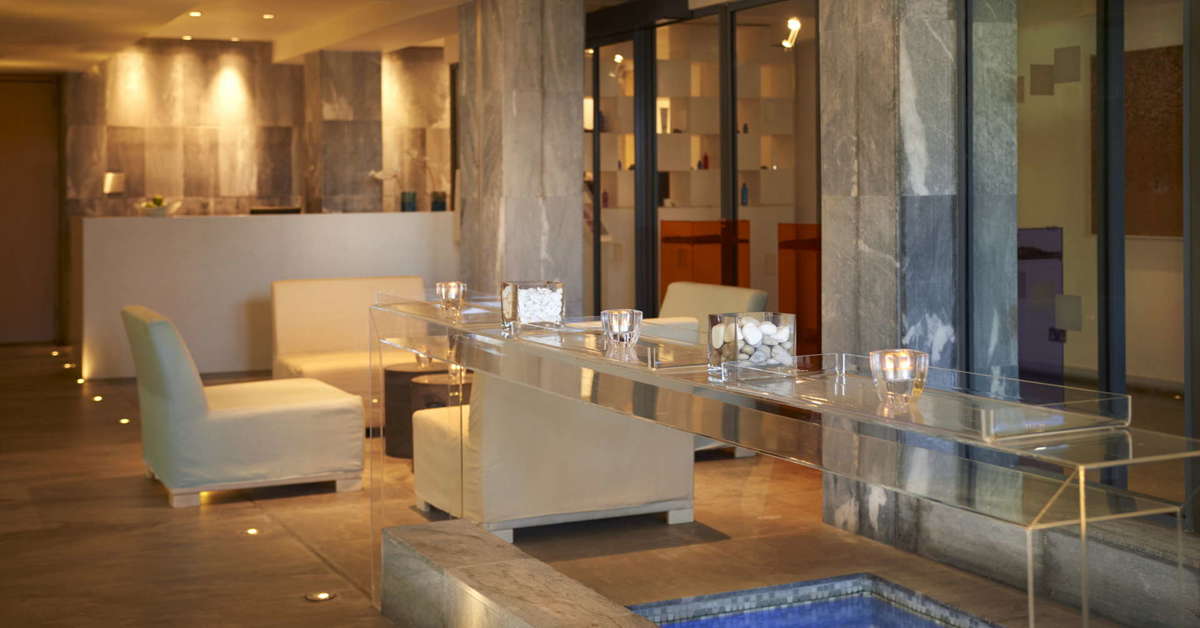 Een foto van het interieur van Capo Bay Hotel
