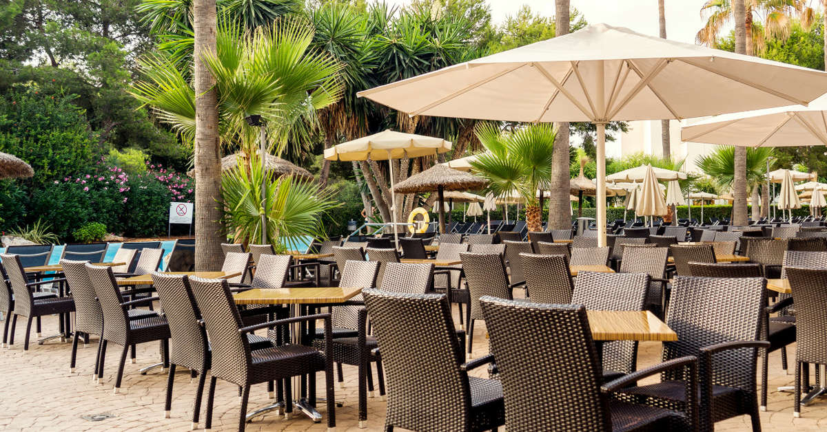 Een foto van het terras bij HM Mar Blau