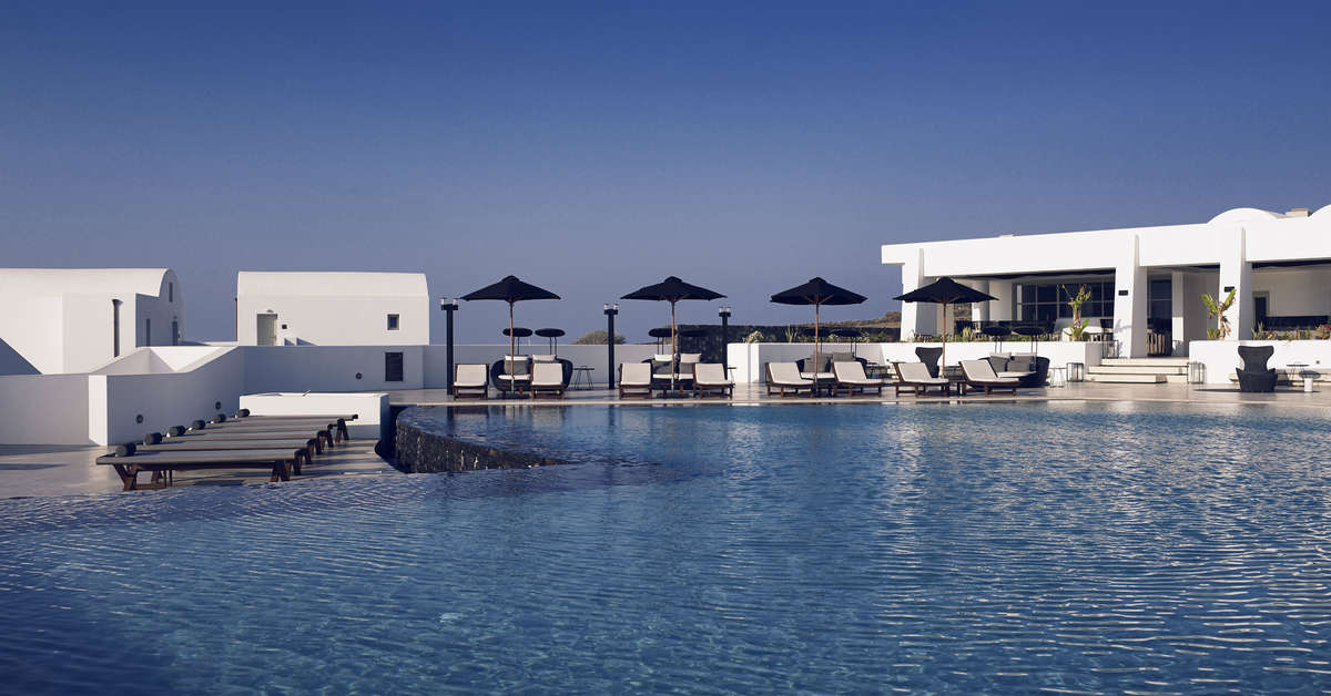 Een foto van het zwembad bij Santo Maris Oia Luxury Suites & Spa