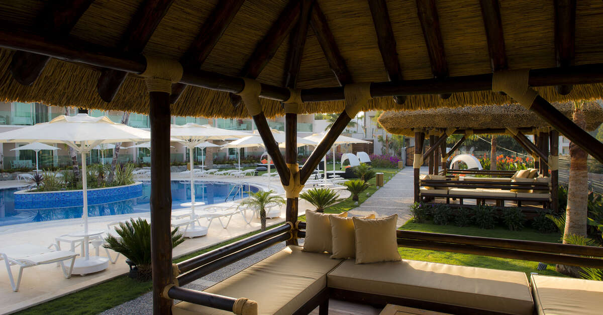 Een foto van het terras bij Bellazure Hotel
