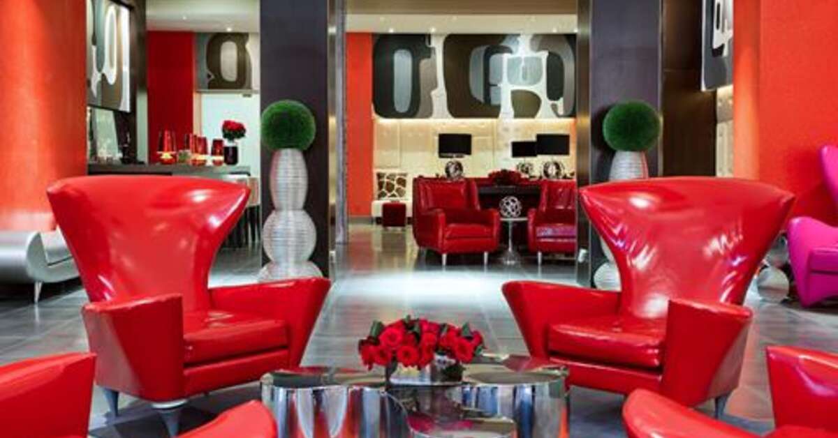 Een foto van het interieur van Ameritania Hotel