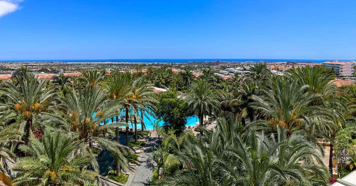 Een foto van het terras bij Palm Oasis Maspalomas