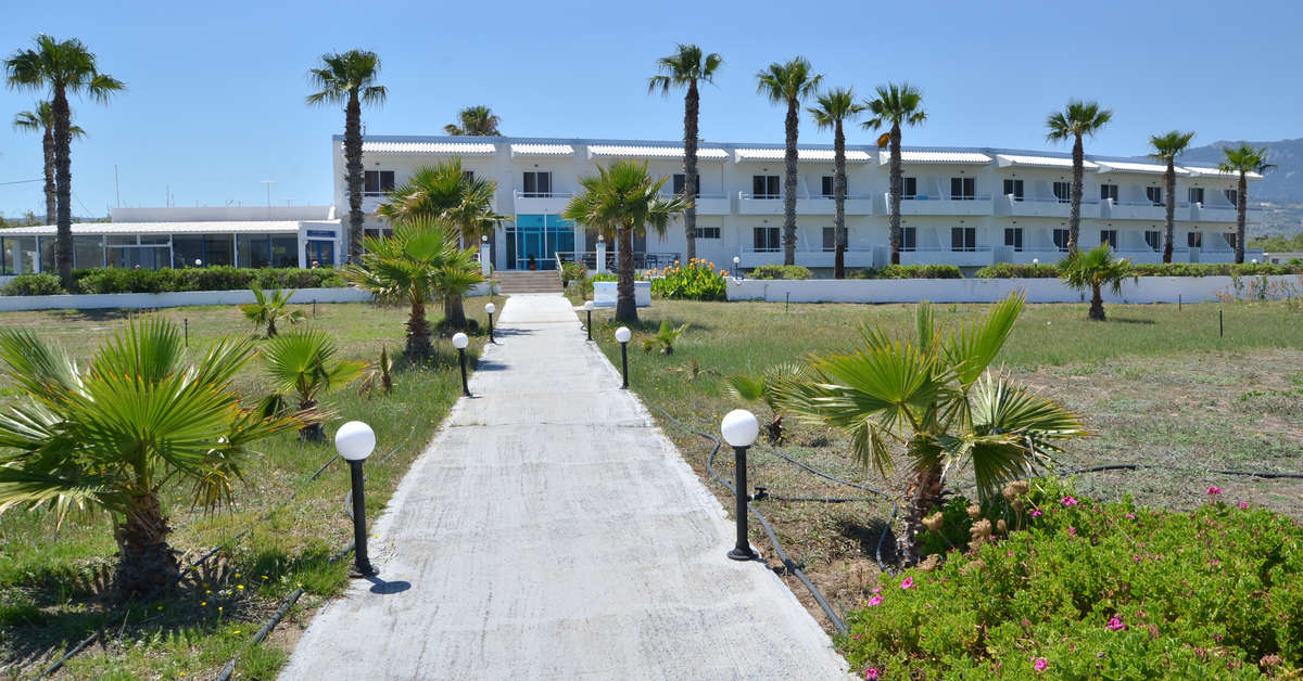 Een foto van de buitenkant van Costa Angela Seaside Resort