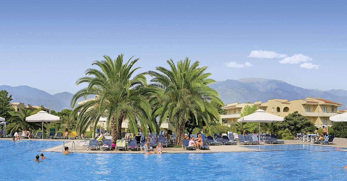 Een foto van het zwembad bij Hotel Poseidon Palace