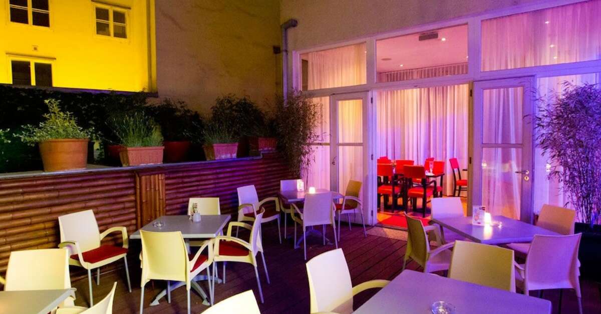 Een foto van het terras bij Hotel Boltzmann