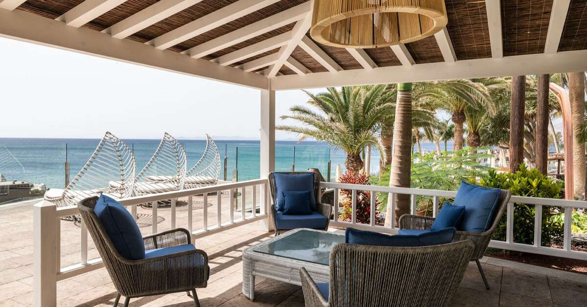 Een foto van het terras bij Hotel Los Fariones