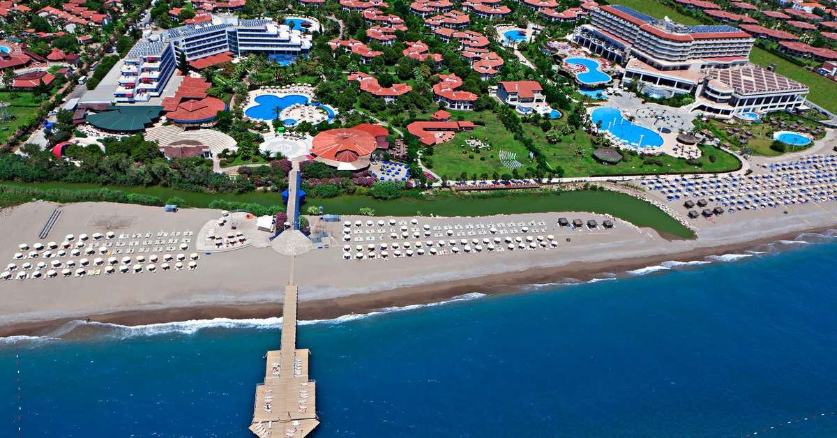 Een foto van de buitenkant van Starlight Resort Hotel