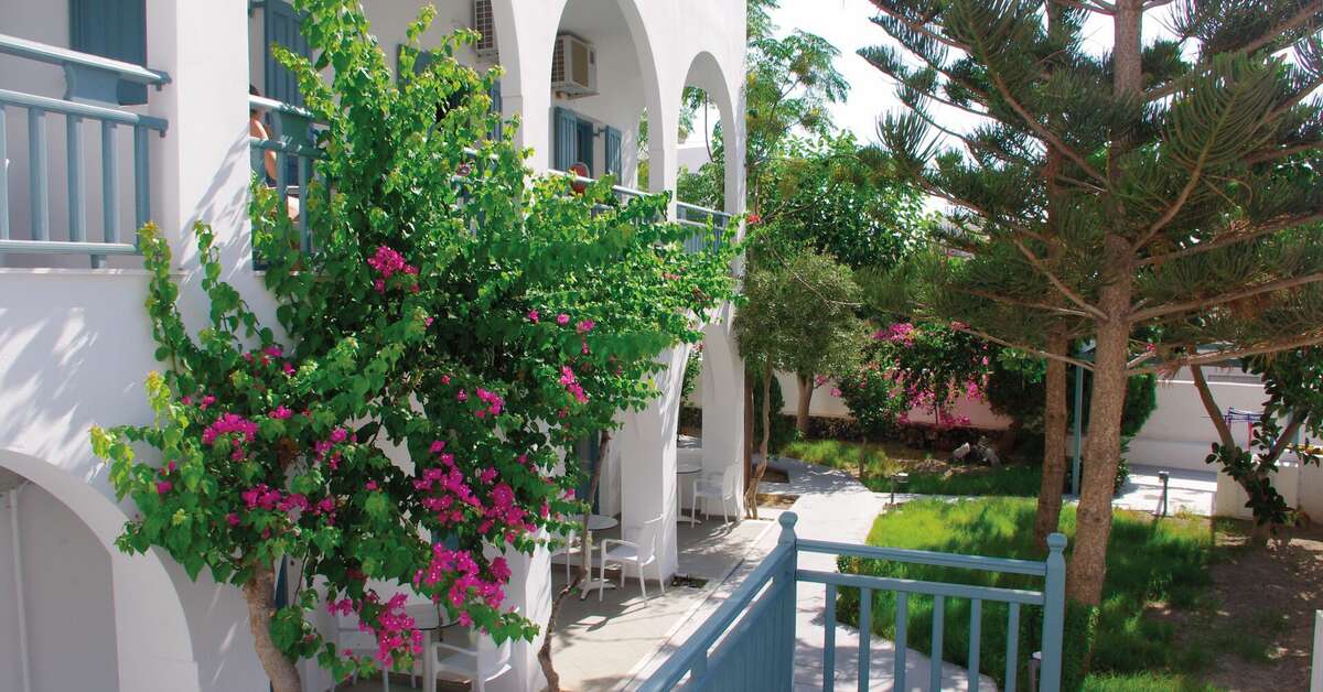 Een foto van de buitenkant van Iris Boutique Hotel