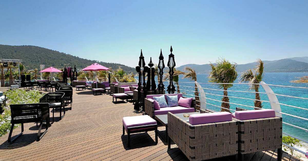 Een foto van het terras bij The Plaza Bodrum