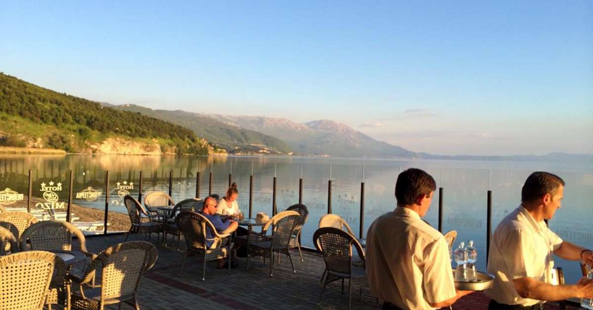 Een foto van het terras bij Hotel Mizo
