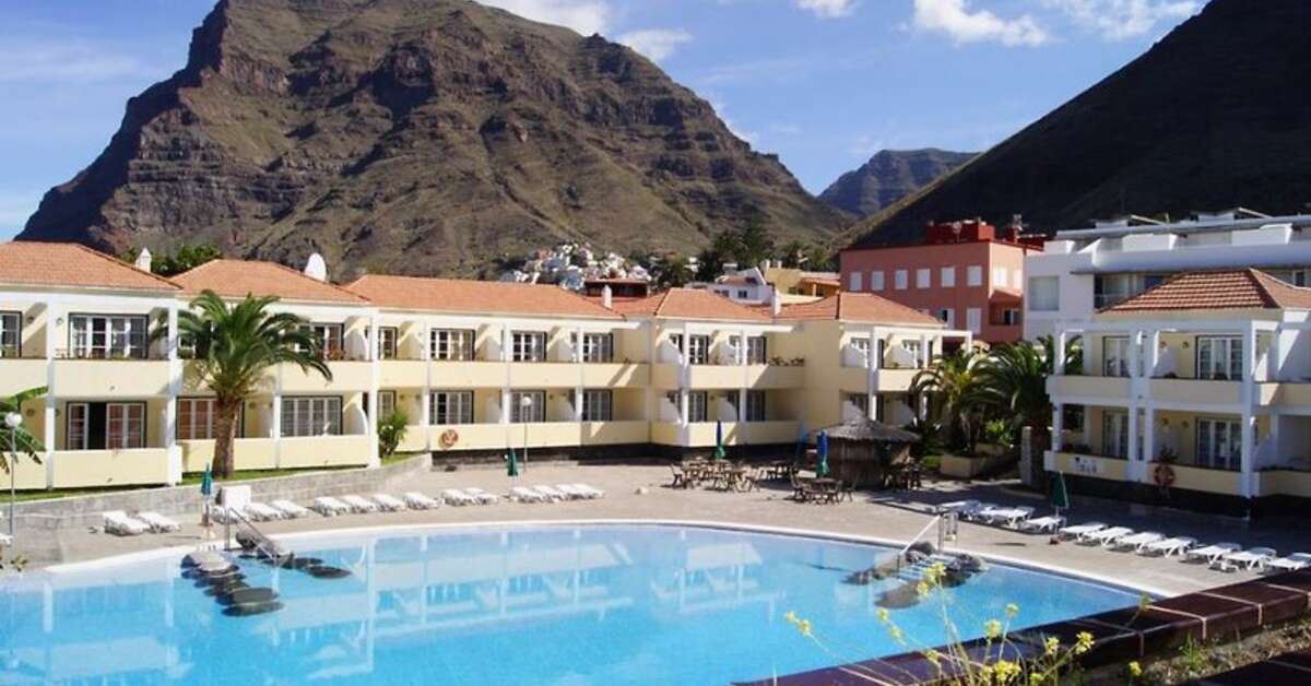 Ein Foto vom Pool im Aparthotel Solvasa Laurisilva