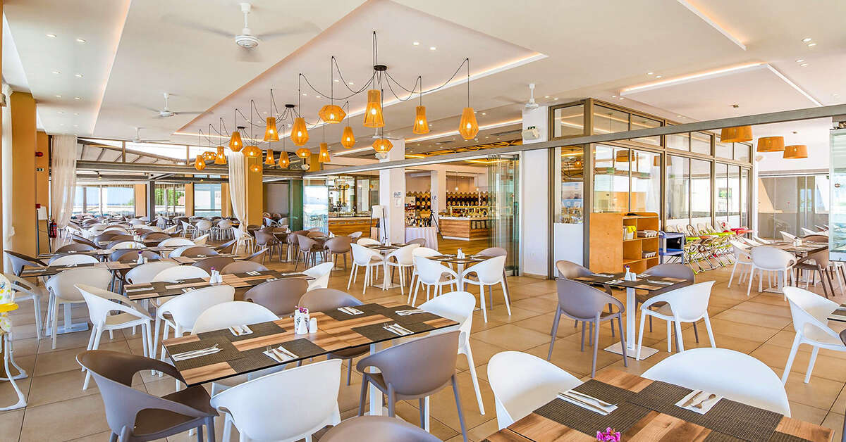 Ein Foto Kiani Beach Resort
