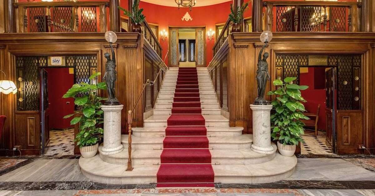 Een foto van het interieur van Grand Hotel Villa Politi