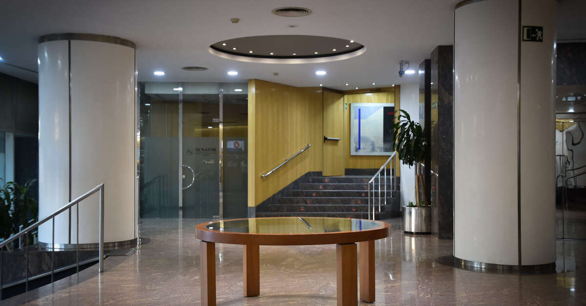 Een foto van het interieur van Senator Parque Central Hotel