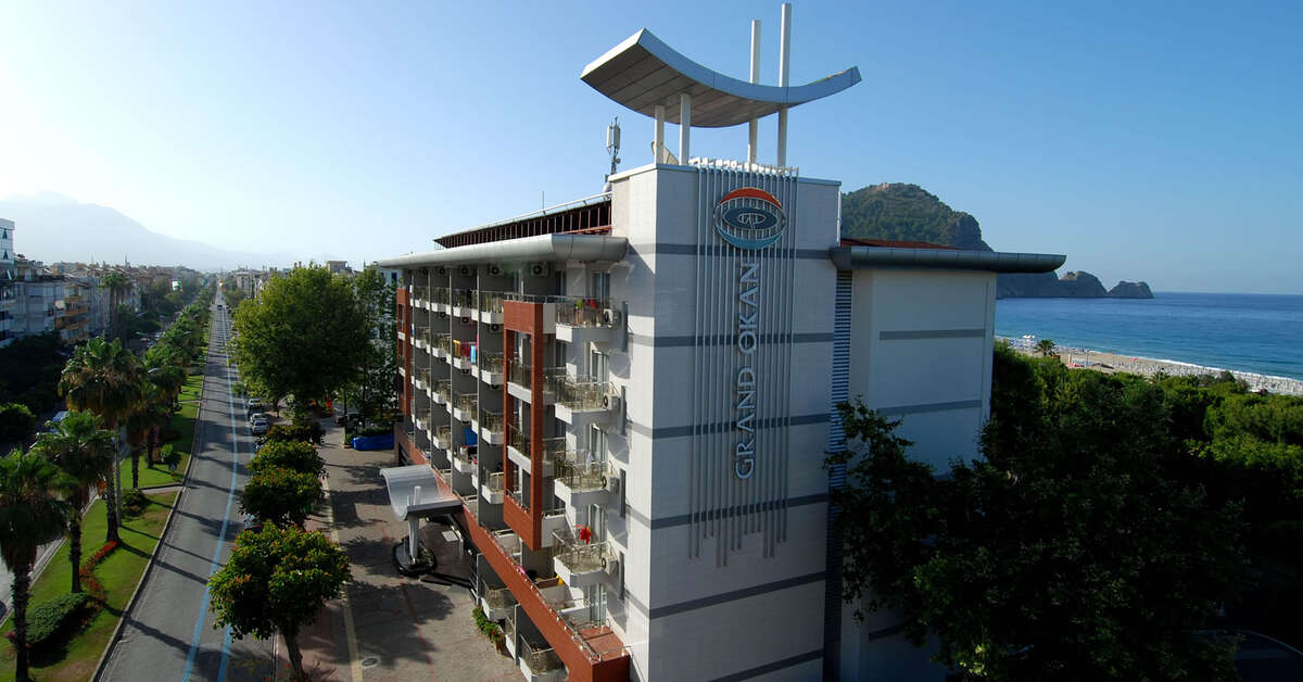 Een foto van de buitenkant van Hotel Grand Okan