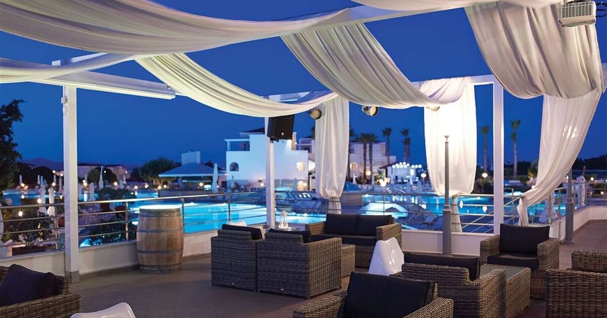 Een foto van het terras bij Magic Life Marmari Palace Imperial
