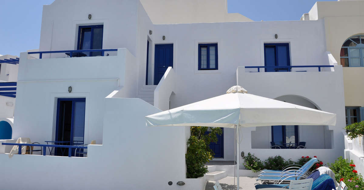 Een foto van de buitenkant van Olympic Villas