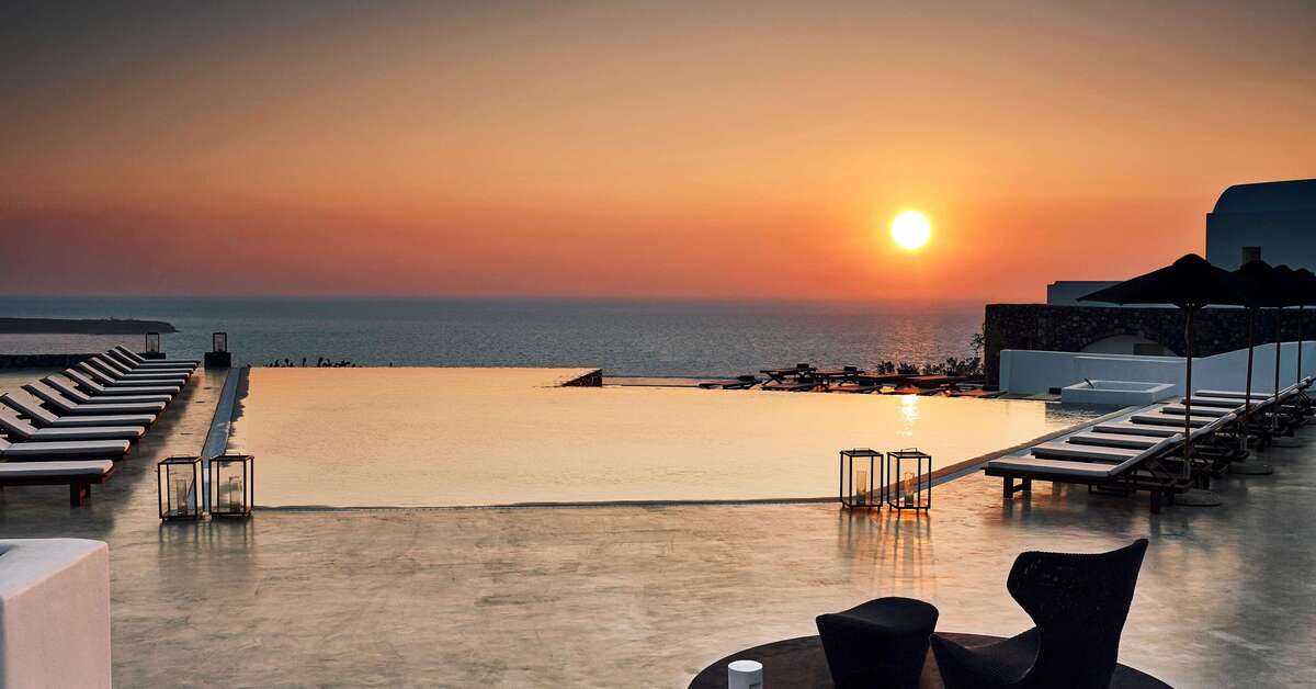 Een foto van het zwembad bij Santo Maris Oia Luxury Suites & Spa