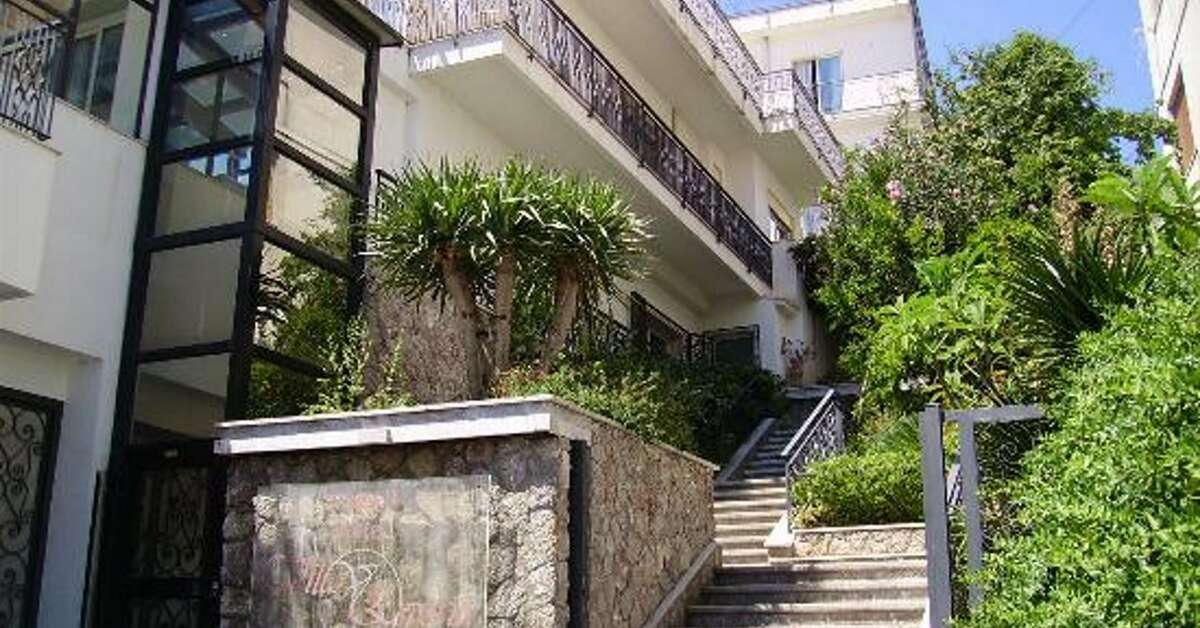Een foto van de buitenkant van Hotel Villa Esperia