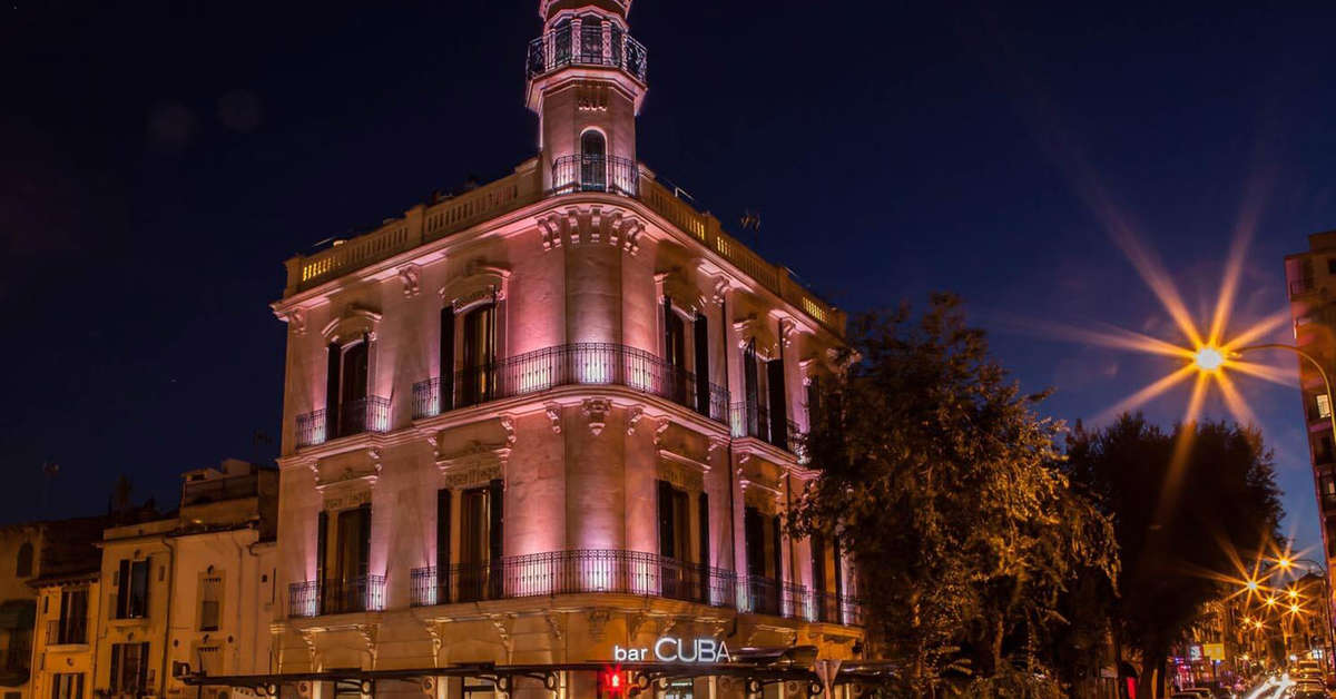 Een foto van de buitenkant van Bo Hotel