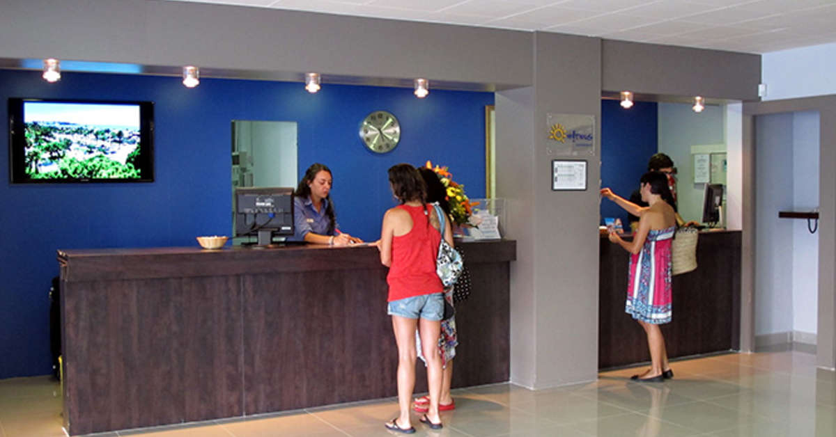 Een foto van het interieur van Ibersol Playa Dorada