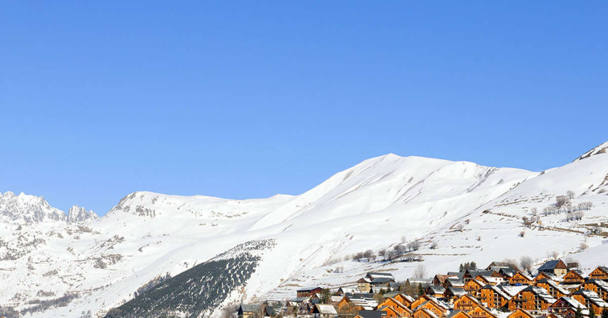 Een foto van de buitenkant van Les Chalets des Ecourt