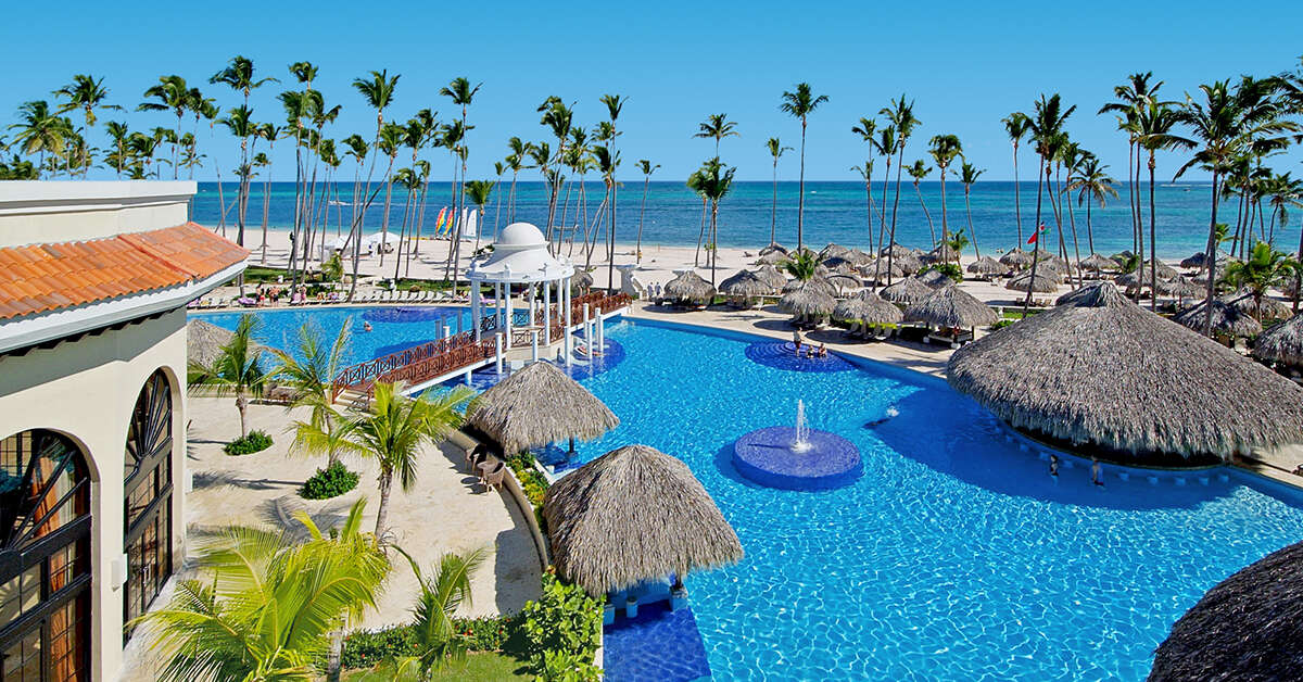Een foto van het zwembad bij Paradisus Palma Real Golf & Spa Resort