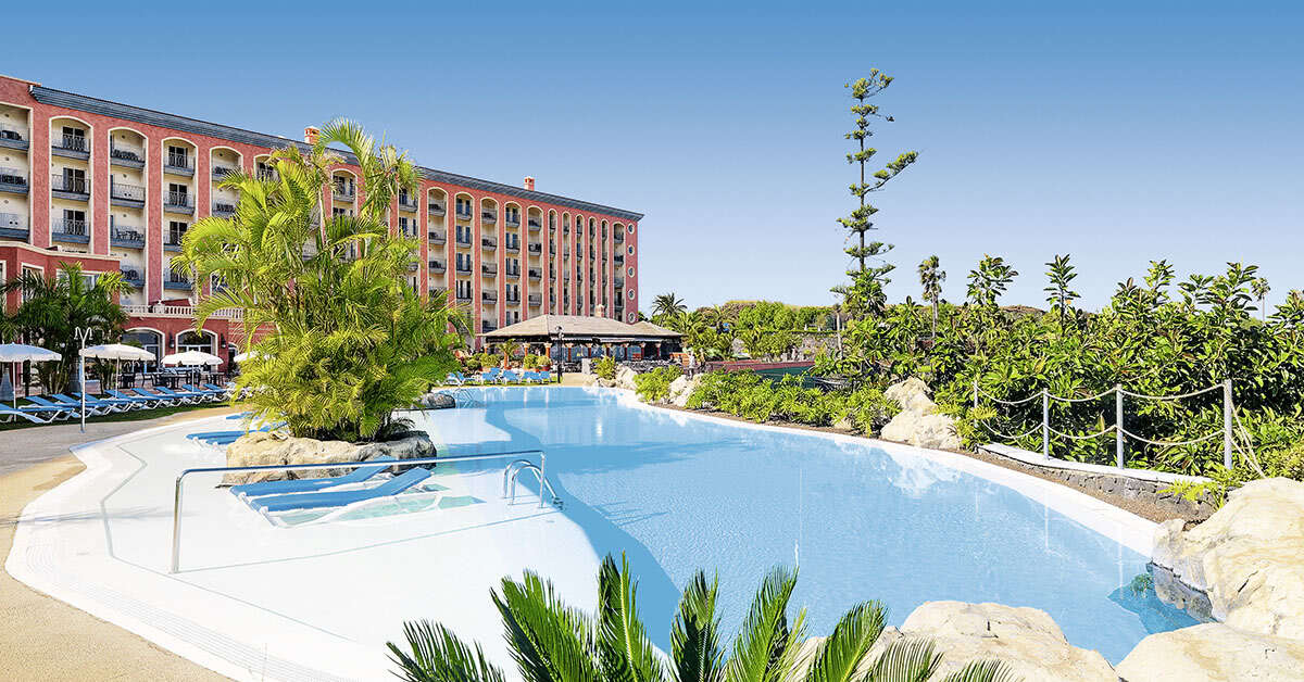 Een foto van het zwembad bij Hotel Las Aguilas Tenerife Affiliated by Melia