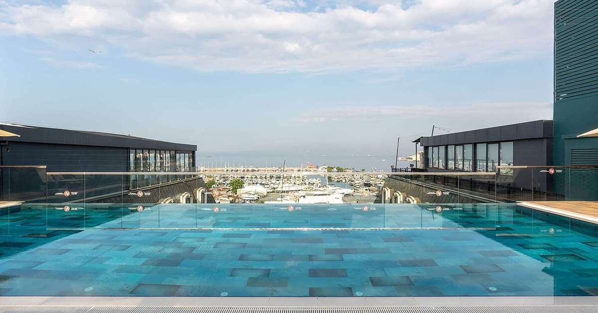 Een foto van Wyndham Grand Istanbul Kalamis Marina Hotel